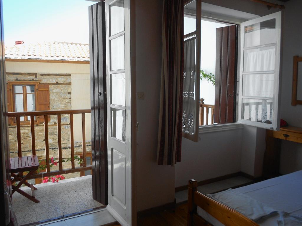 Aggela Guesthouse Σκόπελος Δωμάτιο φωτογραφία